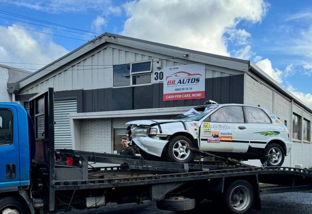 What Are the Advantages of Scrap Car Removal?
